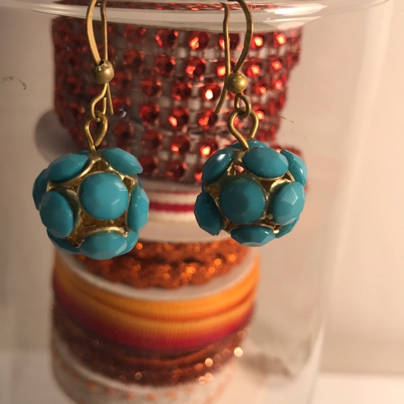 Bead ball Turquoise Colored French wire earrings - Picture 4 of 7
